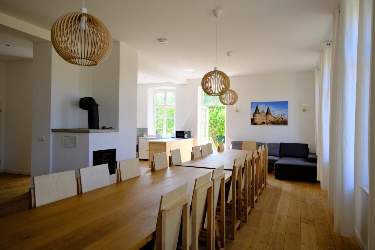 Gutshaus Fewo Luebeck Dassow Exteriör bild