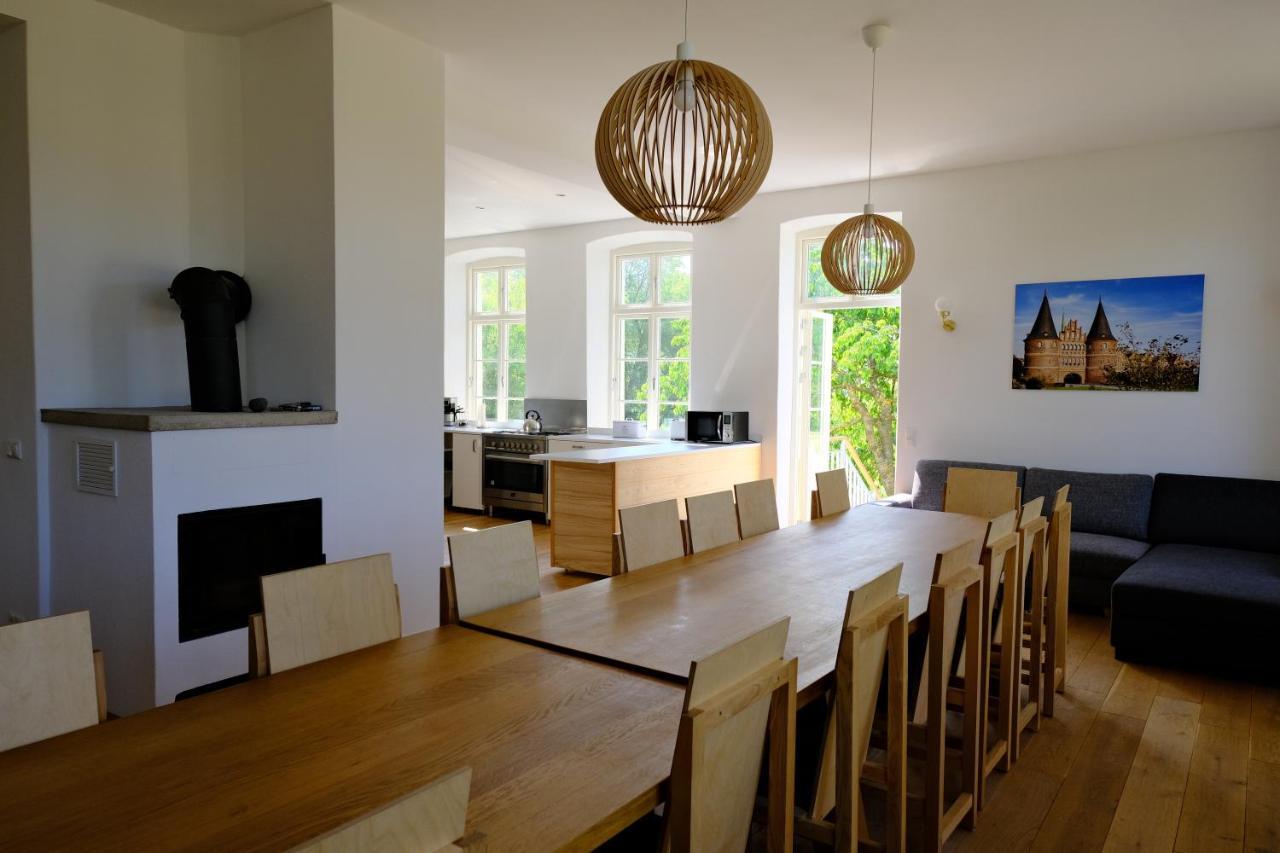 Gutshaus Fewo Luebeck Dassow Exteriör bild