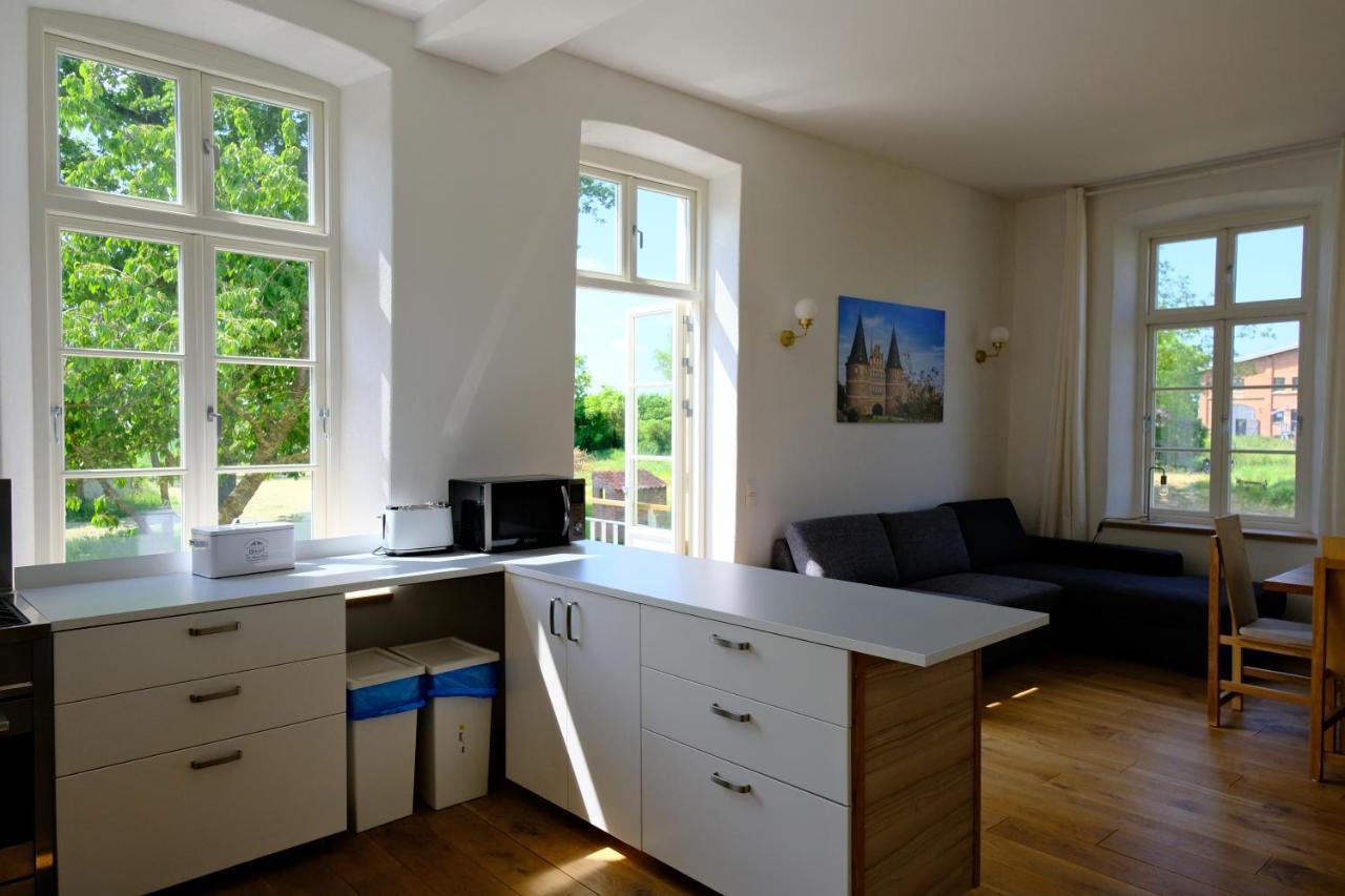 Gutshaus Fewo Luebeck Dassow Exteriör bild